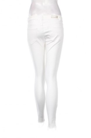 Damen Jeans Amisu, Größe M, Farbe Weiß, Preis 10,99 €
