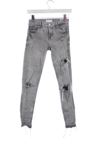 Női farmernadrág Bershka, Méret XS, Szín Szürke, Ár 5 865 Ft