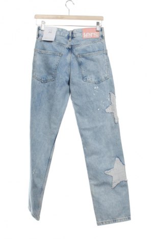 Дамски дънки Bershka, Размер XS, Цвят Син, Цена 46,99 лв.