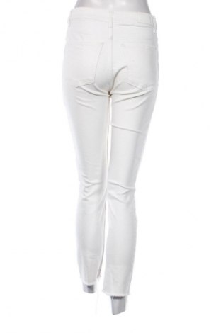 Dámske džínsy  Bershka, Veľkosť S, Farba Biela, Cena  10,95 €