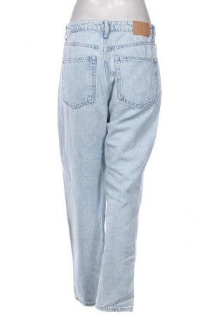 Blugi de femei Bershka, Mărime M, Culoare Albastru, Preț 50,99 Lei