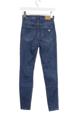 Női farmernadrág Bershka, Méret XXS, Szín Kék, Ár 5 799 Ft