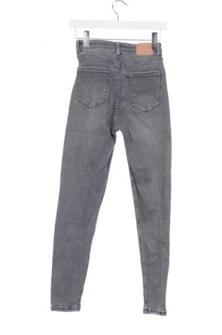 Női farmernadrág Bershka, Méret XXS, Szín Szürke, Ár 5 776 Ft