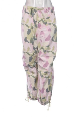 Blugi de femei Bershka, Mărime M, Culoare Multicolor, Preț 143,00 Lei