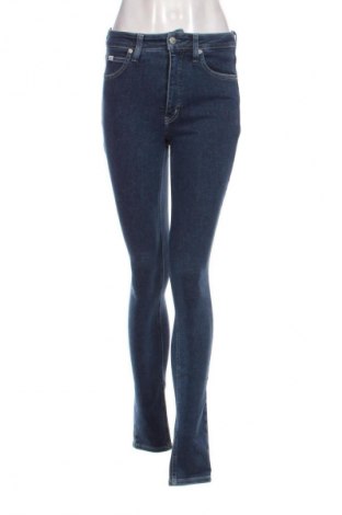 Дамски дънки Calvin Klein Jeans, Размер S, Цвят Син, Цена 57,78 лв.