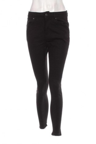 Damskie jeansy Garage, Rozmiar M, Kolor Czarny, Cena 134,99 zł