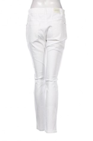Дамски дънки Gerry Weber, Размер M, Цвят Бял, Цена 142,99 лв.
