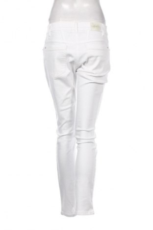 Дамски дънки Gerry Weber, Размер M, Цвят Бял, Цена 142,99 лв.