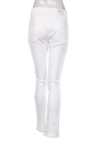 Дамски дънки Gerry Weber, Размер M, Цвят Бял, Цена 142,99 лв.