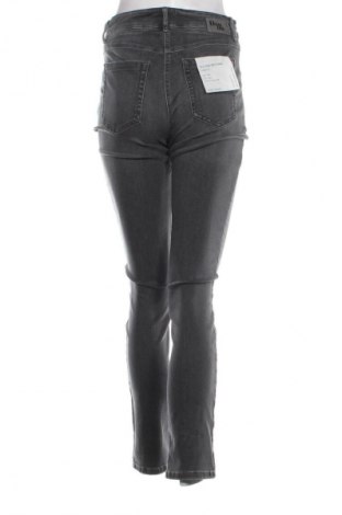 Дамски дънки Gerry Weber, Размер M, Цвят Сив, Цена 174,99 лв.
