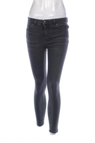 Blugi de femei Pieces, Mărime S, Culoare Gri, Preț 58,99 Lei