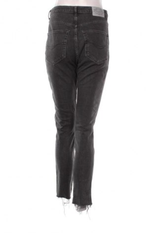 Blugi de femei Pull&Bear, Mărime S, Culoare Gri, Preț 100,99 Lei