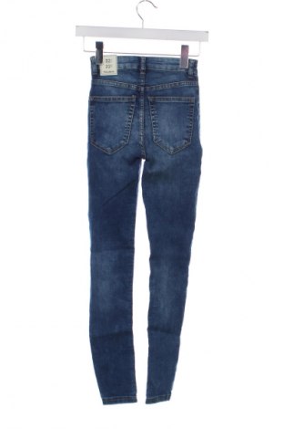 Дамски дънки Pull&Bear, Размер XXS, Цвят Син, Цена 29,99 лв.