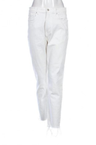 Damskie jeansy Stradivarius, Rozmiar L, Kolor Biały, Cena 95,99 zł
