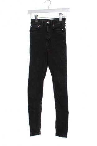 Дамски дънки Zara, Размер XS, Цвят Черен, Цена 27,00 лв.