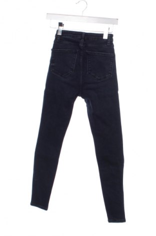 Дамски дънки Zara, Размер XS, Цвят Син, Цена 27,00 лв.