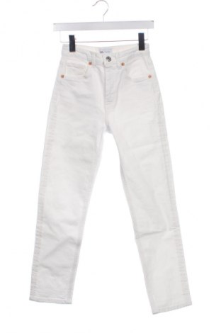 Дамски дънки Zara, Размер XXS, Цвят Бял, Цена 18,99 лв.