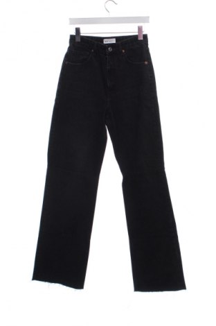 Дамски дънки Zara, Размер M, Цвят Черен, Цена 58,38 лв.