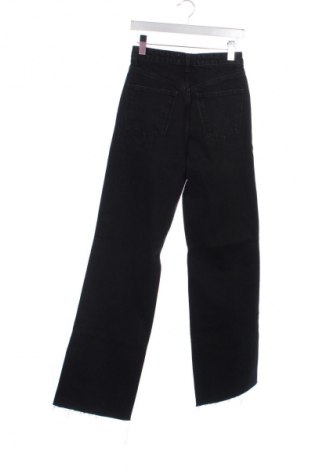 Дамски дънки Zara, Размер M, Цвят Черен, Цена 58,38 лв.