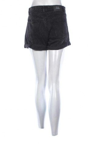 Damen Shorts Fb Sister, Größe M, Farbe Schwarz, Preis 9,74 €