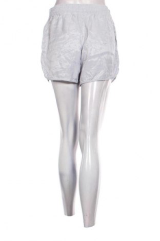 Pantaloni scurți de femei H&M, Mărime S, Culoare Gri, Preț 40,99 Lei