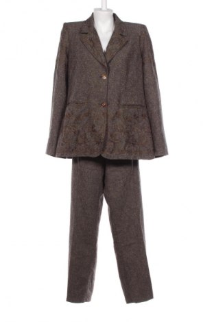 Дамски костюм Unbranded, Размер 3XL, Цвят Многоцветен, Цена 48,99 лв.