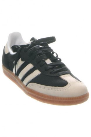 Încălțăminte de damă Adidas, Mărime 36, Culoare Multicolor, Preț 421,99 Lei
