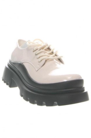 Damenschuhe Cropp, Größe 39, Farbe Ecru, Preis 31,44 €