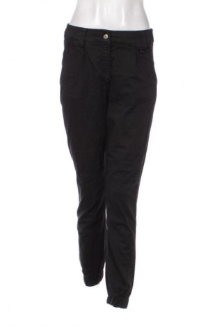 Damskie spodnie Bershka, Rozmiar S, Kolor Czarny, Cena 43,99 zł