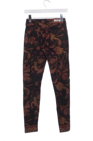 Дамски панталон Desigual, Размер S, Цвят Многоцветен, Цена 117,99 лв.