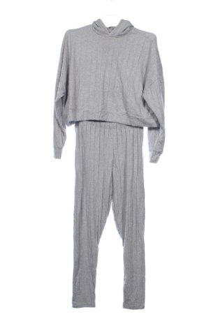 Дамски спортен екип Boohoo, Размер XL, Цвят Сив, Цена 109,99 лв.