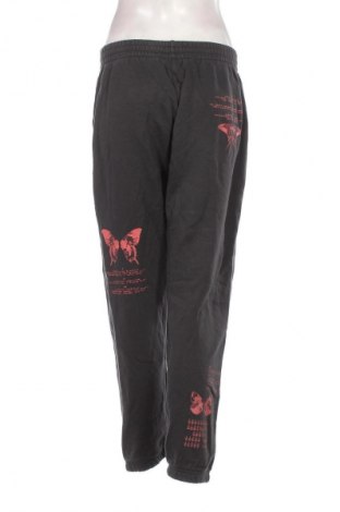 Γυναικείο αθλητικό παντελόνι Adidas, Μέγεθος M, Χρώμα Γκρί, Τιμή 26,99 €