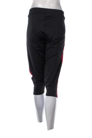 Дамско спортно долнище Bpc Bonprix Collection, Размер 3XL, Цвят Черен, Цена 29,33 лв.