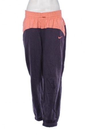 Pantaloni trening de femei Nike, Mărime M, Culoare Mov, Preț 167,99 Lei