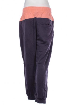 Pantaloni trening de femei Nike, Mărime M, Culoare Mov, Preț 167,99 Lei