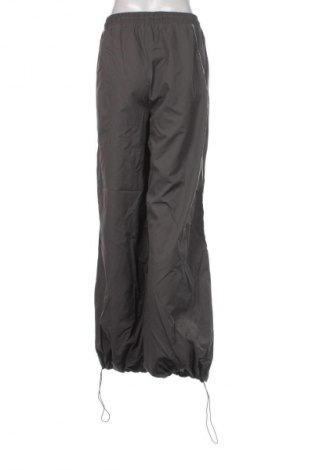 Pantaloni trening de femei Unbranded, Mărime XL, Culoare Gri, Preț 100,99 Lei