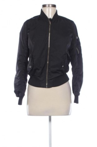 Γυναικείο μπουφάν Bershka, Μέγεθος S, Χρώμα Μαύρο, Τιμή 24,55 €