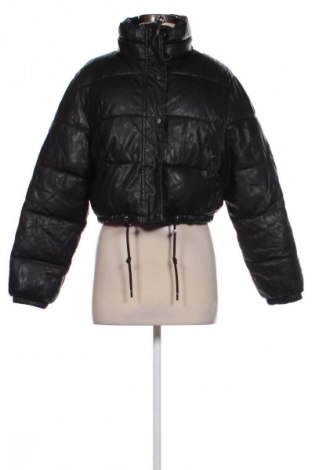 Kurtka damska Bershka, Rozmiar M, Kolor Czarny, Cena 253,33 zł