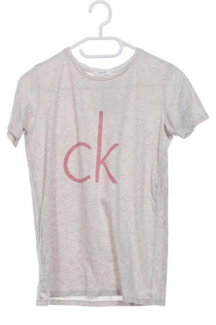 Детска тениска Calvin Klein, Размер 15-18y/ 170-176 см, Цвят Сив, Цена 13,99 лв.