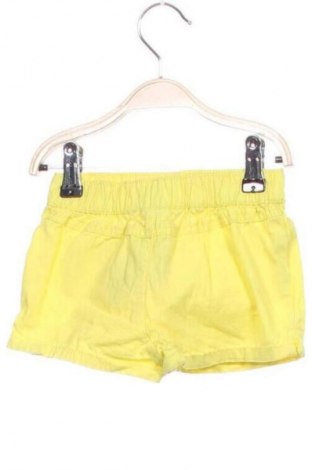 Kinder Shorts Carter's, Größe 3-4y/ 104-110 cm, Farbe Gelb, Preis 7,00 €