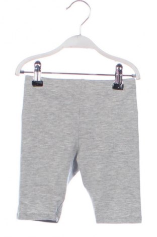 Детски къс панталон H&M, Размер 5-6y/ 116-122 см, Цвят Сив, Цена 11,99 лв.