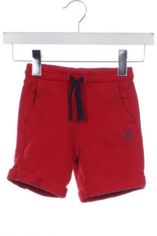 Παιδικό κοντό παντελόνι United Colors Of Benetton, Μέγεθος 3-4y/ 104-110 εκ., Χρώμα Κόκκινο, Τιμή 7,99 €