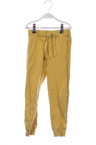 Детско спортно долнище United Colors Of Benetton, Размер 5-6y/ 116-122 см, Цвят Жълт, Цена 26,97 лв.