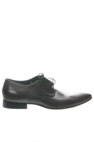Мъжки обувки Clarks, Размер 44, Цвят Кафяв, Цена 154,79 лв.