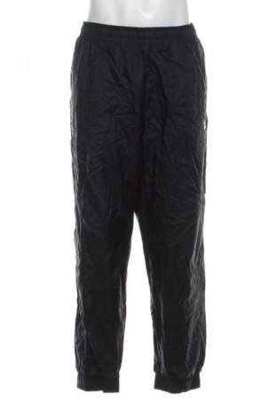 Pantaloni trening de bărbați Nike, Mărime XXL, Culoare Negru, Preț 165,99 Lei