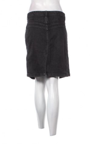 Пола H&M Divided, Размер XL, Цвят Черен, Цена 28,88 лв.
