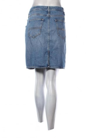 Пола Tommy Jeans, Размер XL, Цвят Син, Цена 40,99 лв.