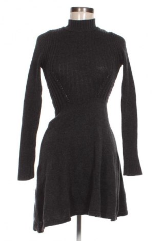 Kleid Bershka, Größe S, Farbe Grau, Preis 5,99 €
