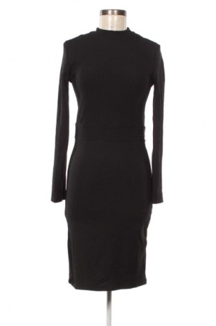 Sukienka Bershka, Rozmiar M, Kolor Czarny, Cena 38,99 zł