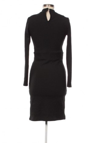 Sukienka Bershka, Rozmiar M, Kolor Czarny, Cena 38,99 zł